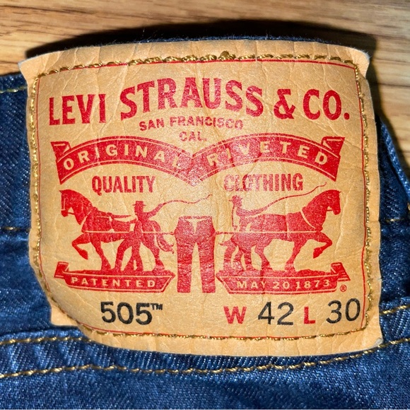 Levi’s 505 Regular Fit Straight Denim Jeans Mens Size 42x30 Dark Wash EUC - Picture 15 of 16